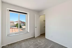4330 E Vaughn Dr, Phoenix, AZ 85044 - Photo 23