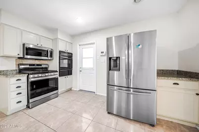 1037 E Diana Avenue, Phoenix, AZ 85020 - Photo 7