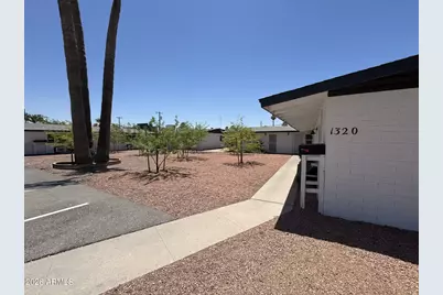 1320 N 48th Place #3, Phoenix, AZ 85008 - Photo 1
