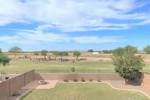 7826 S Peppertree Dr, Gilbert, AZ 85298 - Photo 17