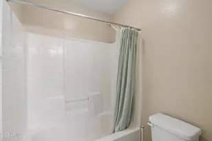 18049 W Ivy Ln, Surprise, AZ 85388 - Photo 21
