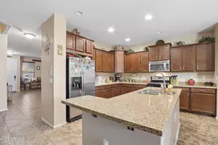 18049 W Ivy Ln, Surprise, AZ 85388 - Photo 7