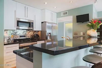 110 W Victoria Square, Phoenix, AZ 85013 - Photo 9