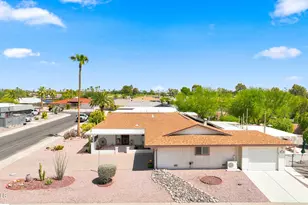 11053 W Pine Hollow Dr, Sun City, AZ 85351 - Photo 7