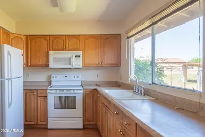 5210 W Monte Cristo Avenue, Glendale, AZ 85306 - Photo 9