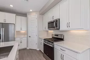 5835 E Rose Garden Ln, Phoenix, AZ 85054 - Photo 13