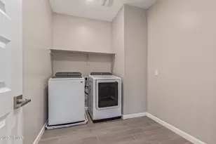 5835 E Rose Garden Ln, Phoenix, AZ 85054 - Photo 29