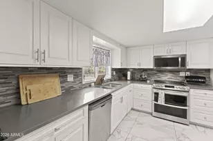 20026 N 101st Ave, Sun City, AZ 85373 - Photo 9