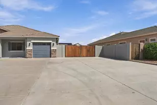 21748 E Escalante Rd, Queen Creek, AZ 85142 - Photo 9