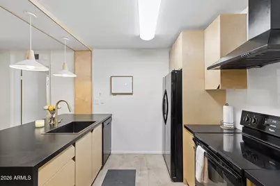 5525 E Thomas Road #R9, Phoenix, AZ 85018 - Photo 17