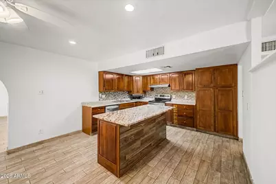 5509 W Avalon Drive, Phoenix, AZ 85031 - Photo 9