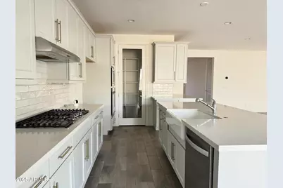 17168 W Middlebury Street, Surprise, AZ 85388 - Photo 9