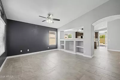 18619 N 40th Place, Phoenix, AZ 85050 - Photo 3
