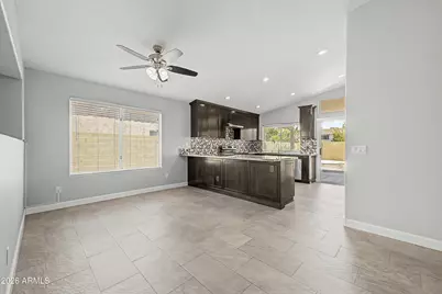 18619 N 40th Place, Phoenix, AZ 85050 - Photo 5