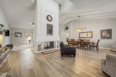 801 E Braeburn Drive, Phoenix, AZ 85022 - Photo 1