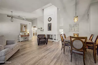 801 E Braeburn Drive, Phoenix, AZ 85022 - Photo 9