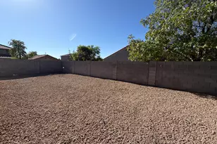 13925 W Mauna Loa Ln, Surprise, AZ 85379 - Photo 17