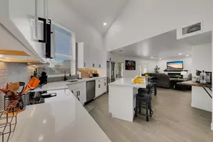 14576 N 90th Dr, Peoria, AZ 85381 - Photo 3