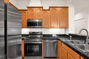 7027 N Scottsdale Rd, Paradise Valley, AZ 85253 - Photo 9