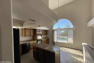 10925 W Kaler Dr, Glendale, AZ 85307 - Photo 5