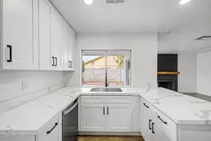 2910 W Sandra Terrace, Phoenix, AZ 85053 - Photo 15