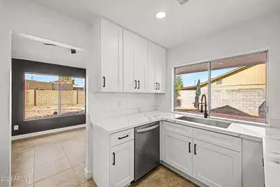 2910 W Sandra Terrace, Phoenix, AZ 85053 - Photo 13