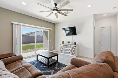 561 W Freedom Street, Florence, AZ 85132 - Photo 7