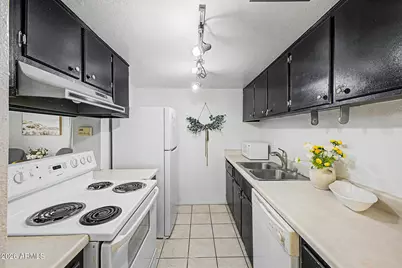 14221 N 54th Drive, Glendale, AZ 85306 - Photo 7