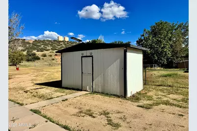 18233 S John Fry Avenue, Peeples Valley, AZ 86332 - Photo 25