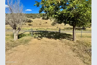 18233 S John Fry Avenue, Peeples Valley, AZ 86332 - Photo 29