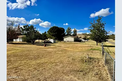 18233 S John Fry Avenue, Peeples Valley, AZ 86332 - Photo 5