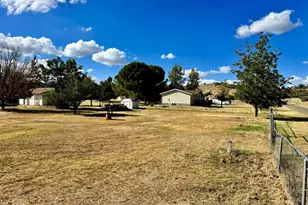 18233 S John Fry Ave, Peeples Valley, AZ 86332 - Photo 5
