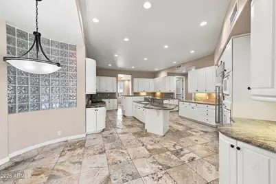 5881 W Del Lago Circle, Glendale, AZ 85308 - Photo 11