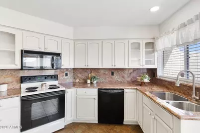 13223 N 25th Drive, Phoenix, AZ 85029 - Photo 3