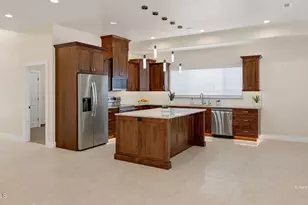 275 S Barlow St St, Colorado City, AZ 86021 - Photo 11
