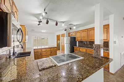 8122 S Palm Drive, Tempe, AZ 85284 - Photo 13