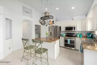 18605 N 21st Street, Phoenix, AZ 85024 - Photo 3