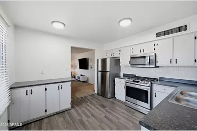 17406 N 13th Avenue, Phoenix, AZ 85023 - Photo 9
