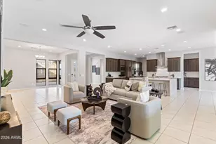 719 E Summerside Rd, Phoenix, AZ 85042 - Photo 15