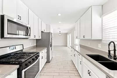 13828 N 33rd Avenue, Phoenix, AZ 85053 - Photo 7