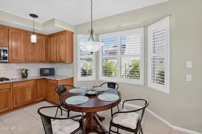 15809 W Mercer Lane, Surprise, AZ 85379 - Photo 9