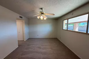 8301 N 47th Dr, Glendale, AZ 85302 - Photo 27