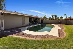 852 W Caribbean Ln, Phoenix, AZ 85023 - Photo 25