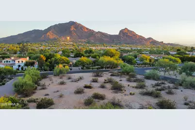 5676 E Cactus Wren Road #10, Paradise Valley, AZ 85253 - Photo 1
