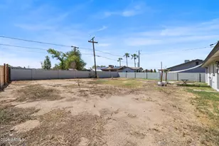 1835 W Behrend Dr, Phoenix, AZ 85027 - Photo 19