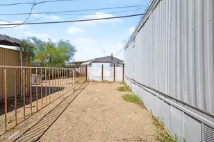 10401 N Cave Creek Rd, Phoenix, AZ 85020 - Photo 25