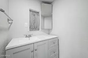 10401 N Cave Creek Rd, Phoenix, AZ 85020 - Photo 15