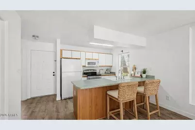 7040 W Olive Avenue #40, Peoria, AZ 85345 - Photo 9