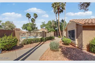 7040 W Olive Avenue #40, Peoria, AZ 85345 - Photo 3