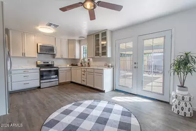 161 W 15th Avenue, Apache Junction, AZ 85120 - Photo 5